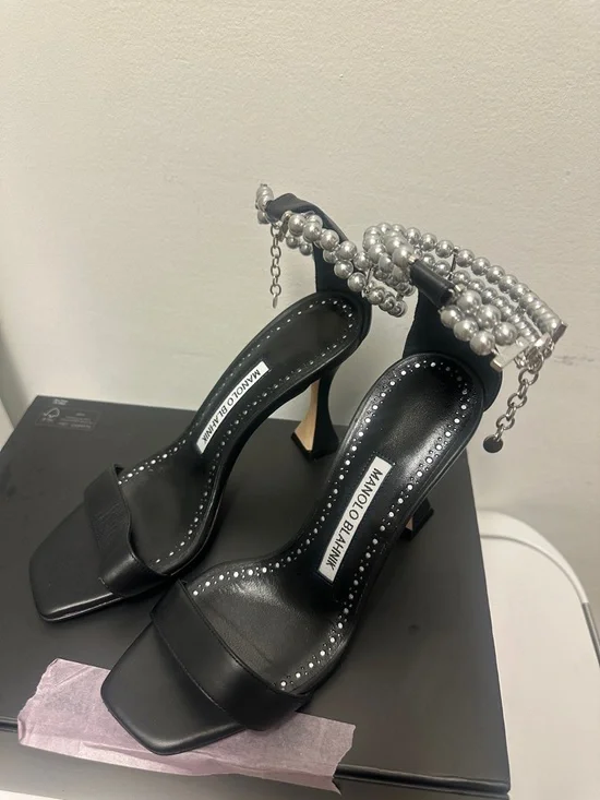 MANOLO BLAHNIK CHARONA black Leather Ankle-Strap Sandals, Silver faux pearls - Picture 6 of 9